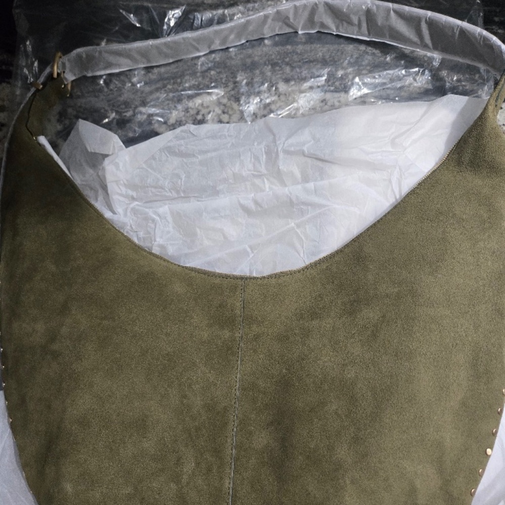 BNWT Madewell The Essential Curve Suede Shoulder Bag in Aged Olive